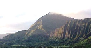 Nuuanu Pali and Koolua Mountains from Kaneohe, Oahu, Hawaii picture taken by ATAH.NET photographer for www.digital-picture-gallery.com